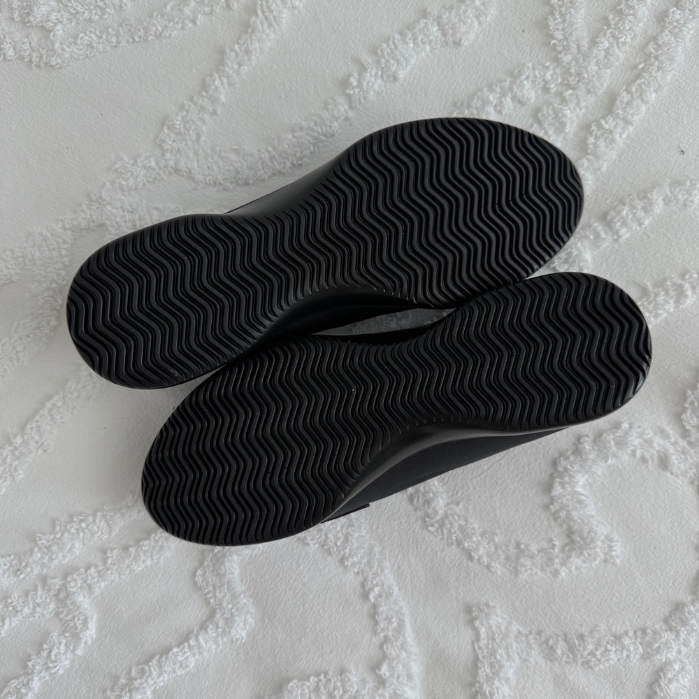 New Black Loafers with inserts, 7.5 - Picture 4 of 6